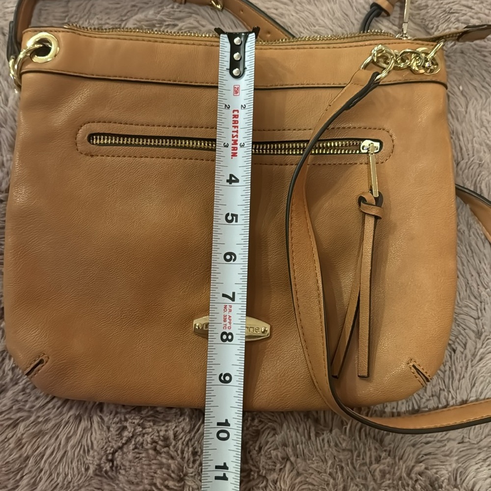 Liz Claiborne camel tan purse gold metal shoulder strap adjustable side pockets - Picture 11 of 12